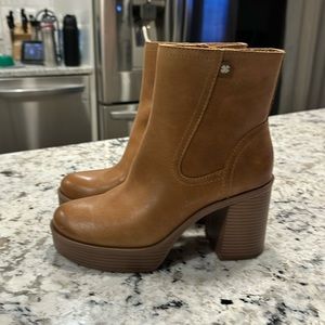 Lucky Brand Olliner size 8